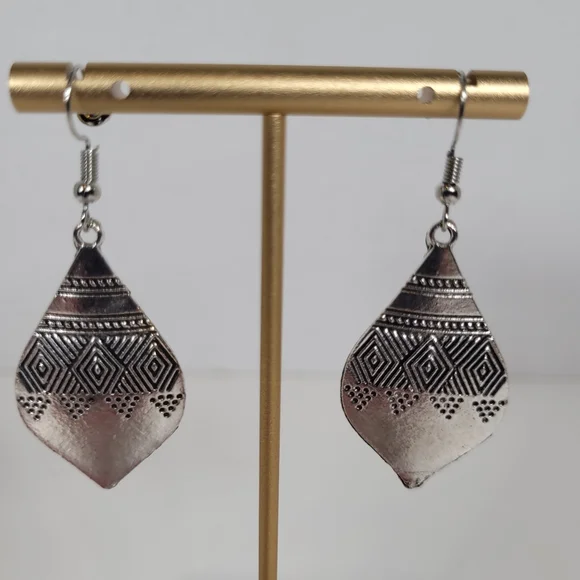 Vintage Bohemian Style Earrings - Picture 4 of 4